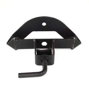 Rigid flag tree bracket